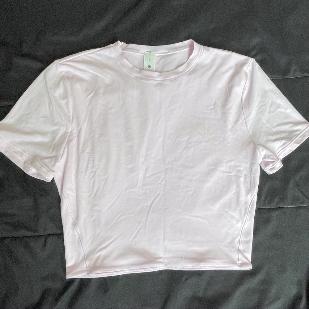Lululemon Ultra Soft Crewneck Cropped Shirt - Picture 4 of 4